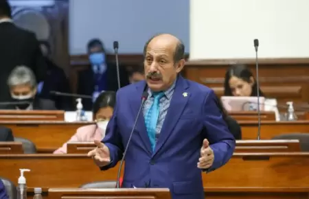 H�ctor Valer remiti� el Oficio N.� 355 al presidente encargado Jos� Jer� en medi