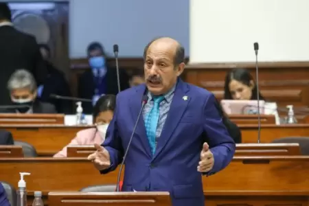 H�ctor Valer remiti� el Oficio N.� 355 al presidente encargado Jos� Jer� en medi