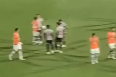 Se revelan im�genes previas del penal fallado por Eryc Castillo.