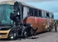 Autob�s choc� contra un cami�n en carretera: Reportan al menos cinco muertos y m�s de 20 heridos