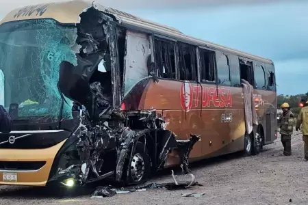 Choque entre bus y cami�n dej� 5 muertos.
