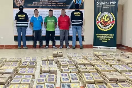 Incautan 2.4 toneladas de coca�na en mar de Piura