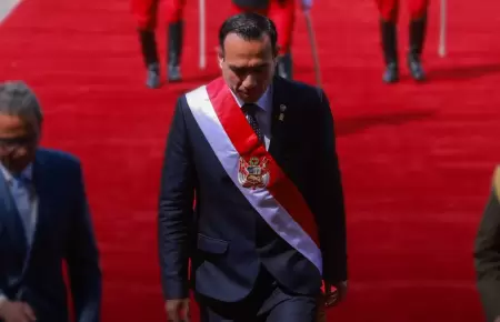 Jos� Jer� es censurado por Congreso de la Rep�blica.