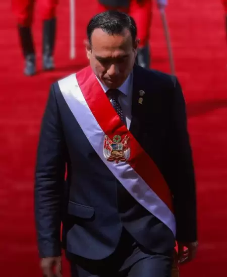 Jos� Jer� es censurado por Congreso de la Rep�blica.