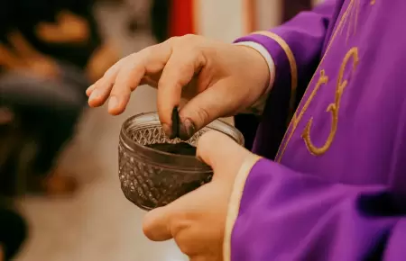 Fieles cat�licos celebran el inicio de la Cuaresma.