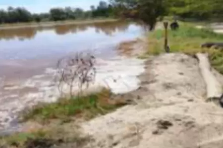 Desborde de r�o Ica tras intensas lluvias