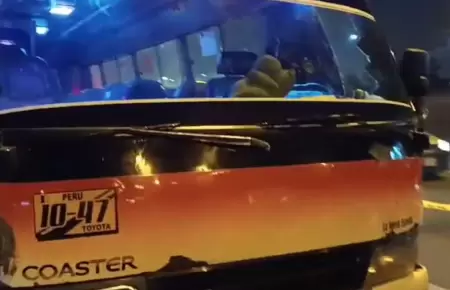 Extorsionadores dispararon contra bus de 'La Estrella' en Anc�n.