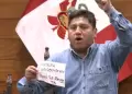 Congresista Wilson Quispe protagoniza tenso momento al mostrar su voto viciado: "Nueva constituci�n"