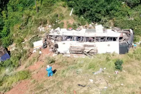 Accidente de autob�s dej� cinco muertos y varios heridos.