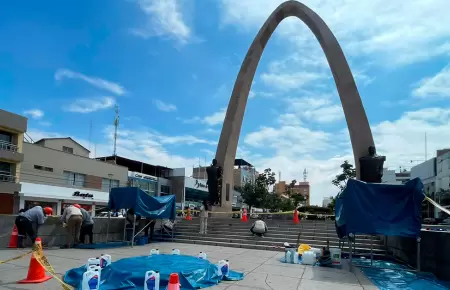 Denuncian vandalismo el Arco Parab�lico de Tacna.