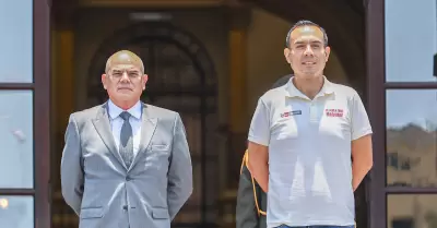 Ernesto �lvarez junto a Jos� Jer�