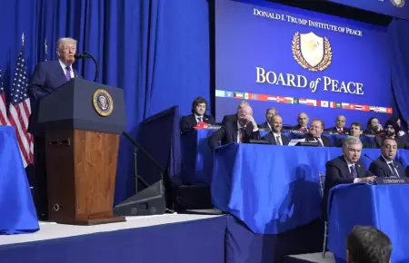 Gianni Infantino encabez� la firma del acuerdo junto a representantes del Consej