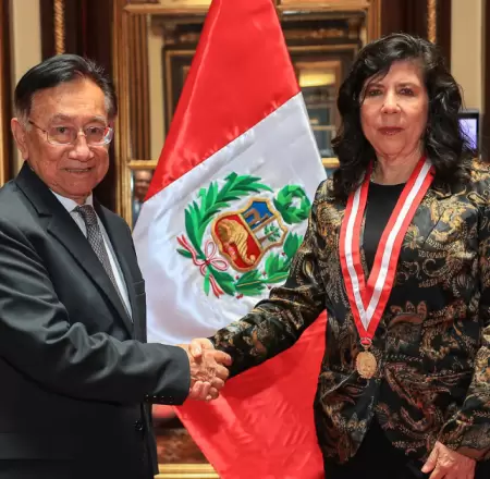 Presidente Balc�zar sostuvo reuni�n institucional con Janet Tello, titular del P