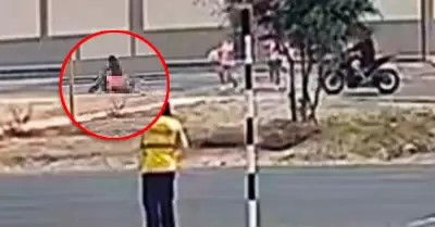 Nuevo accidente en v�a inconclusa termin� con una menor gravemente herida.