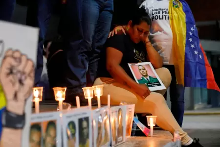 Familiares siguen a la espera de la liberaci�n de presos del r�gimen.