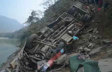 Accidente de autob�s en Nepal.