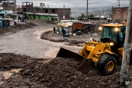 Advierten activaci�n de quebradas por intensas lluvias en cinco regiones.