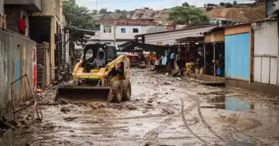 M�ncora sufre inundaciones por lluvias
