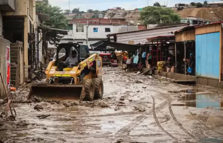 M�ncora sufre inundaciones por lluvias