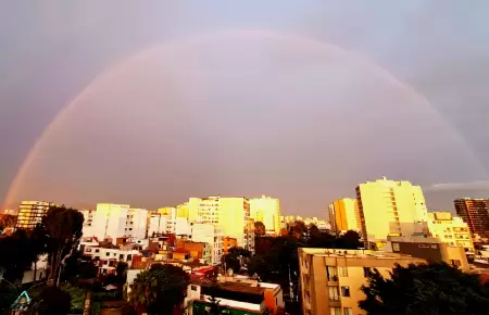 El fen�meno fue visto en diversos puntos de la capital tras lluvia.
