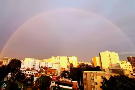 El fen�meno fue visto en diversos puntos de la capital tras lluvia.