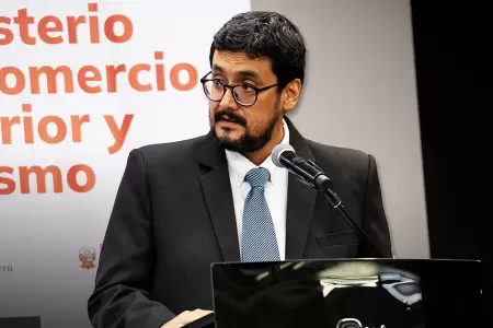 Ministro present� su renuncia irrevocable a la militancia del partido.