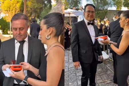 Novios utilizan terminal POS para recibir regalos en su boda