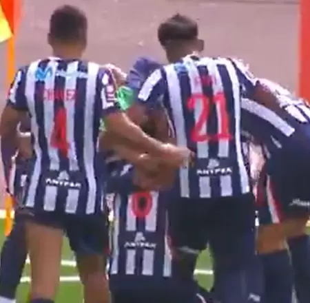 Alianza Lima venci� 1-0 a UTC y se consagra como l�der del Apertura.