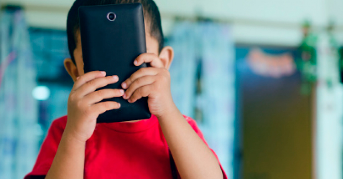 Congreso: Presentan proyecto de ley que prohíbe el uso de celulares en niños menores de seis años