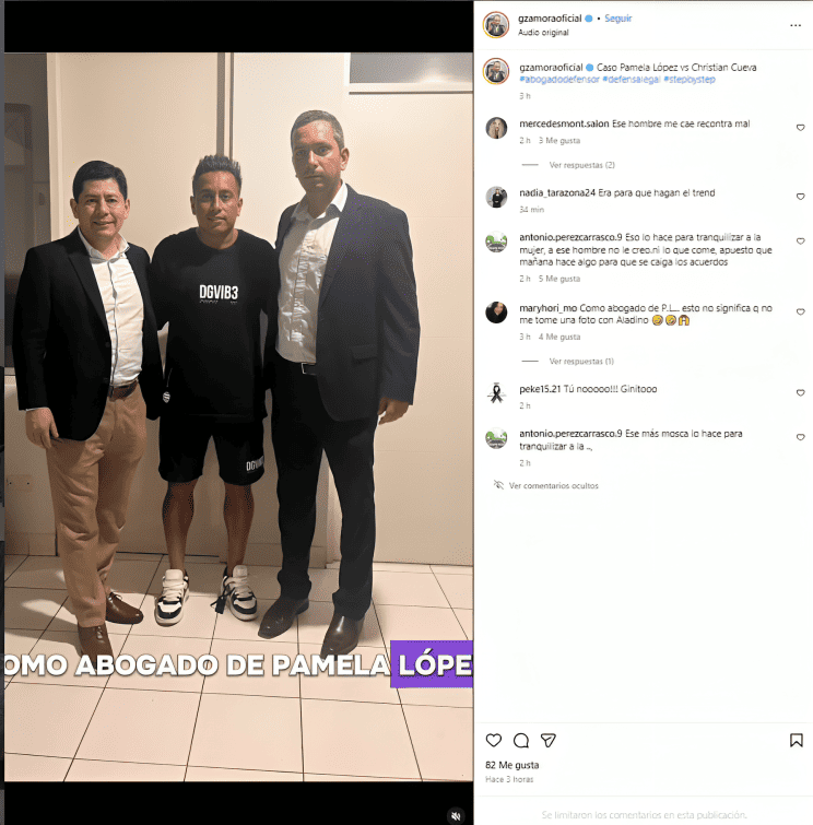 Christian Cueva posa al lado del abogado de Pamela L�pez