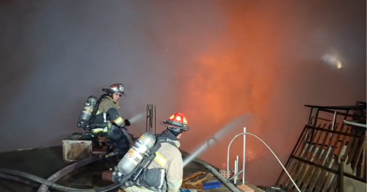 Cercado de Lima: Incendio consume viviendas dentro de una quinta y afecta a otras dos contiguas