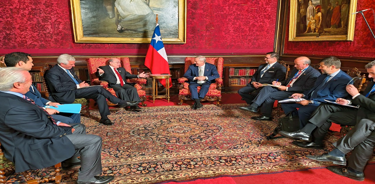 Canciller Hugo de Zela y José Antonio Kast se reunieron en Chile para fortalecer lazos bilaterales