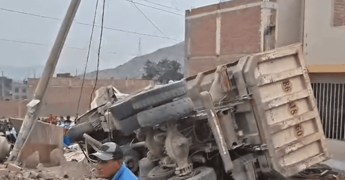 Tragedia en Lurigancho - Chosica: Chofer y menor de 6 años mueren tras impacto de volquete contra vivienda