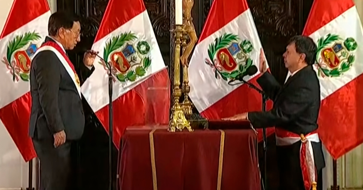 Juan Carlos Velasco Guerrero juró como nuevo ministro de Salud tras renuncia de Luis Quiroz