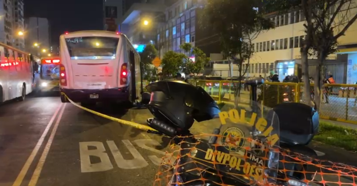 ¡Terrible! Hombre muere atropellado por bus del Corredor Morado en la avenida Brasil