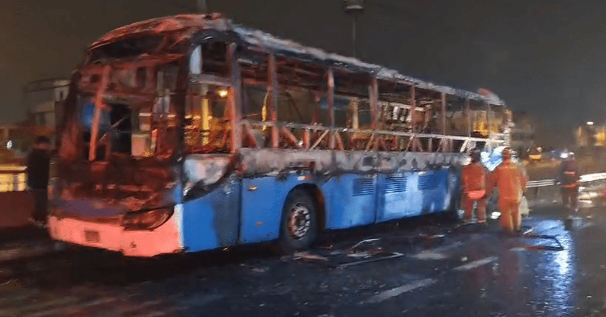 Falleció chofer de bus de 'Los Chinos' que fue incendiado en El Agustino por extorsionadores
