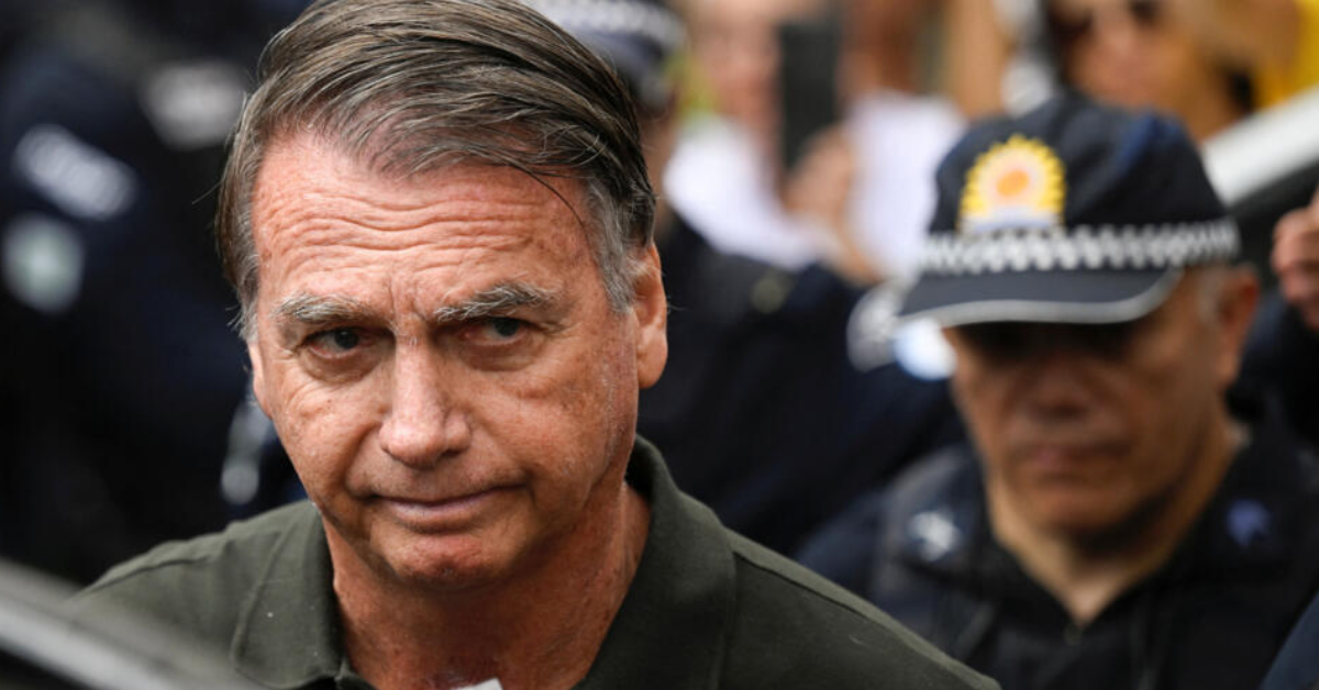 Corte Suprema de Brasil concede prisión domiciliaria a Jair Bolsonaro debido a su delicado estado de salud