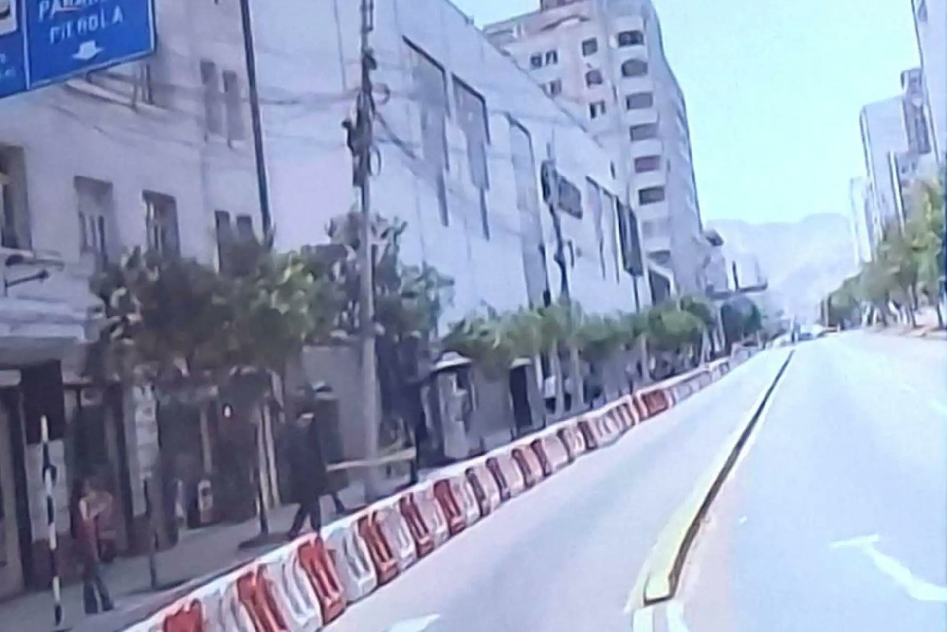 Poste el�ctrico inclinado en la avenida Tacna obliga a su cierre vehicular parcial desde el 15 de marzo.