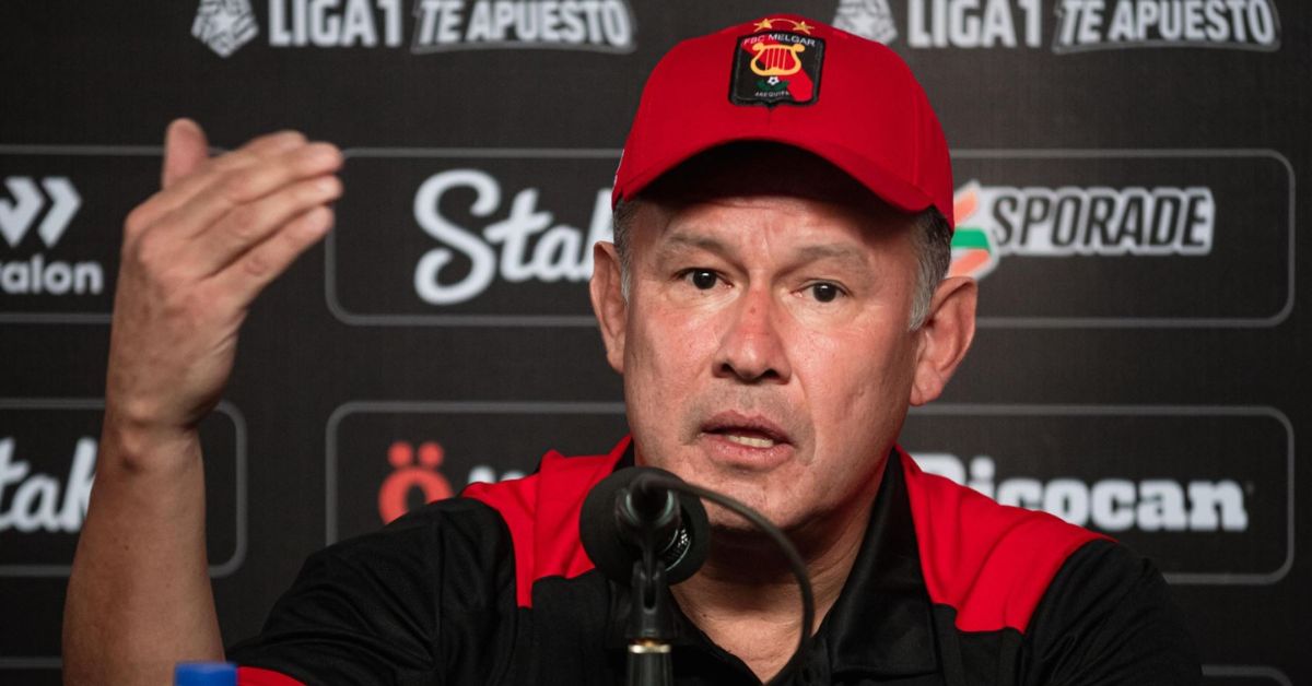 Juan Reynoso lanza dura crítica por el mal momento de Melgar y pide "millones de disculpas" a hinchas