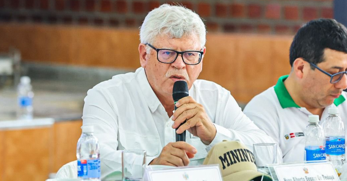 Ministro del Interior asegura que inseguridad no es un tema exclusivo de su sector: "Se frotan la mano para que caiga"