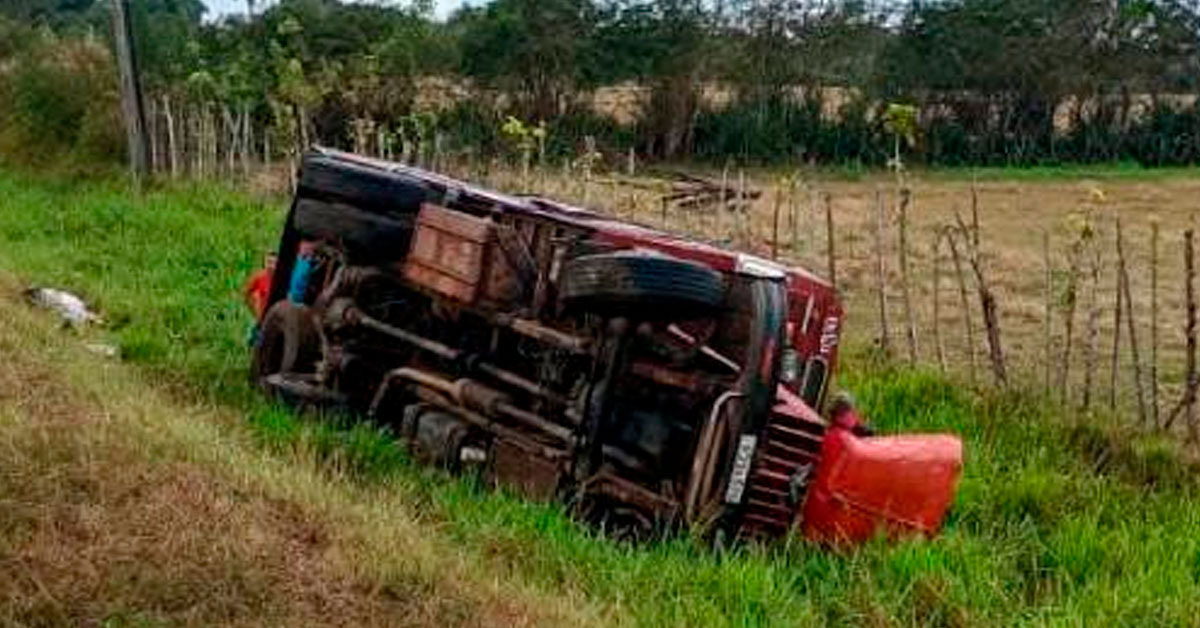 Accidente en carretera: Volcadura de camión dejó más de 15 heridos, incluidos cuatro menores