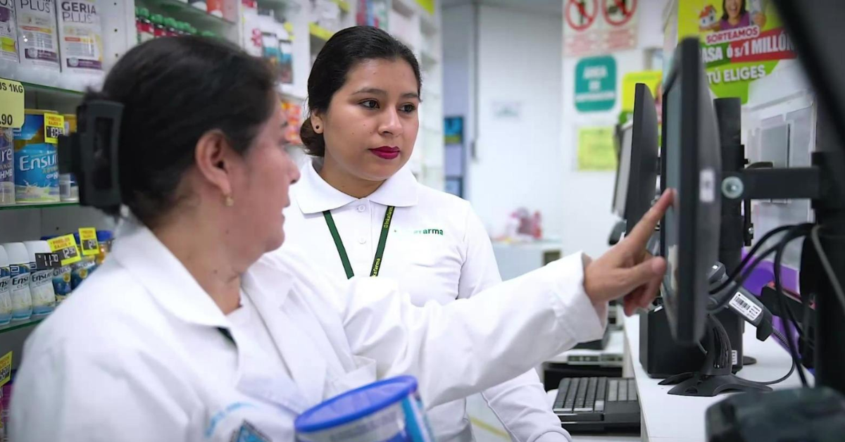 Ofrecen 60 becas integrales para estudiar Farmacia Técnica: Incluye prácticas desde el primer ciclo