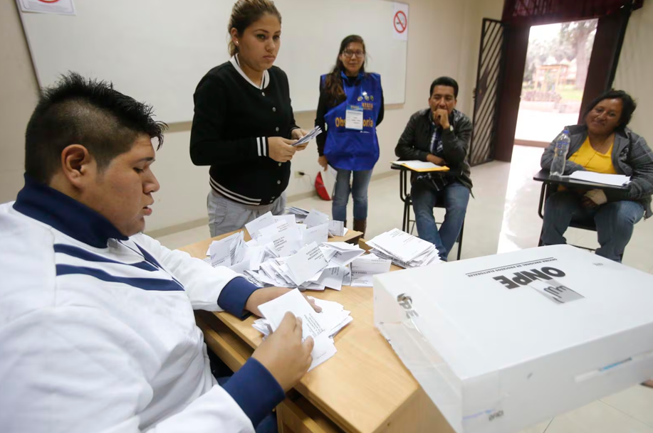 Beneficio para personeros: Aprueban d�a no laborable.