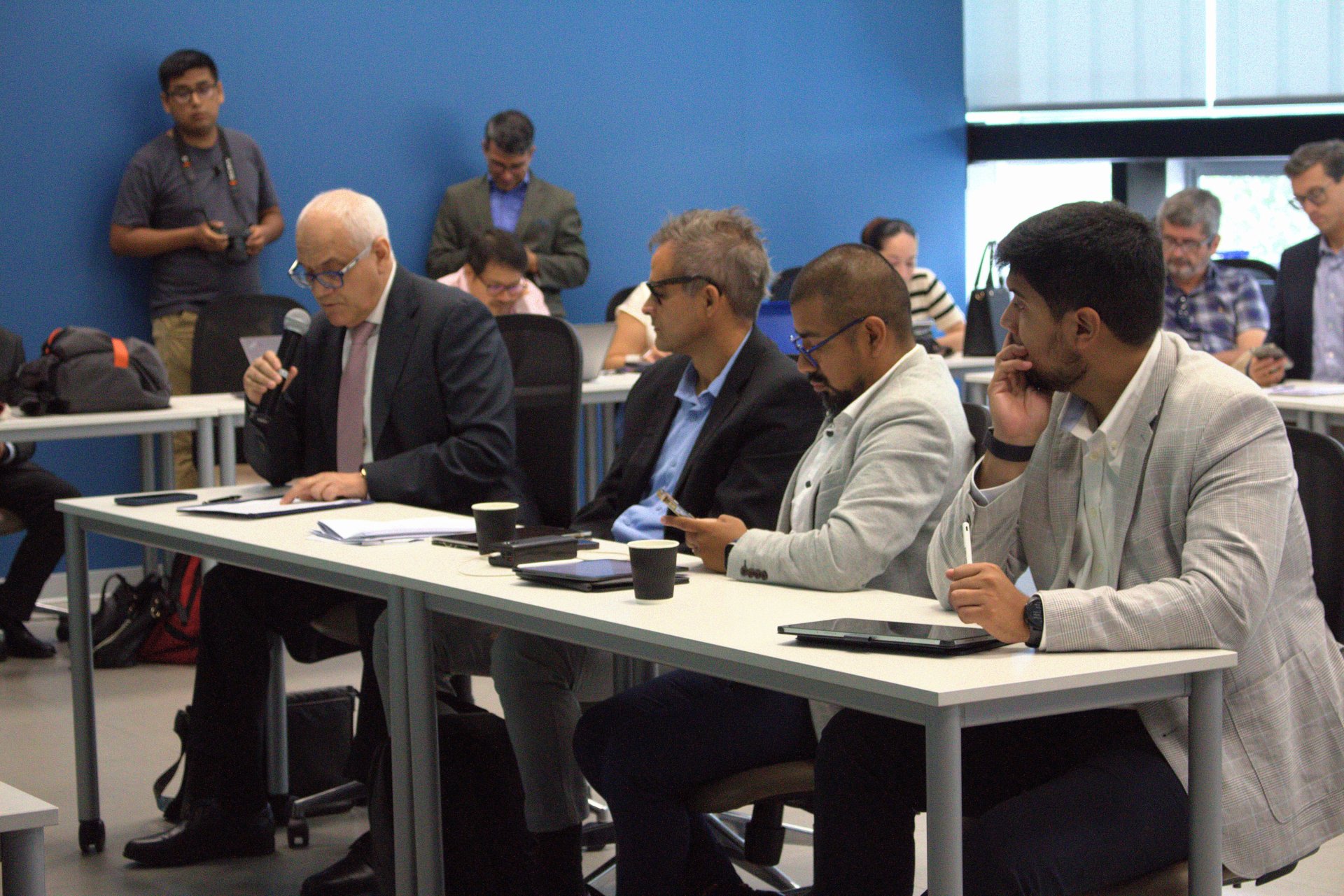 Candidatos y t�cnicos debaten el uso de la tecnolog�a para resolver las crisis del pa�s