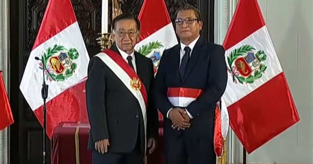 Waldir Eloy Ayasta jura como nuevo ministro de Energía y Minas en reemplazo de Ángelo Alfaro