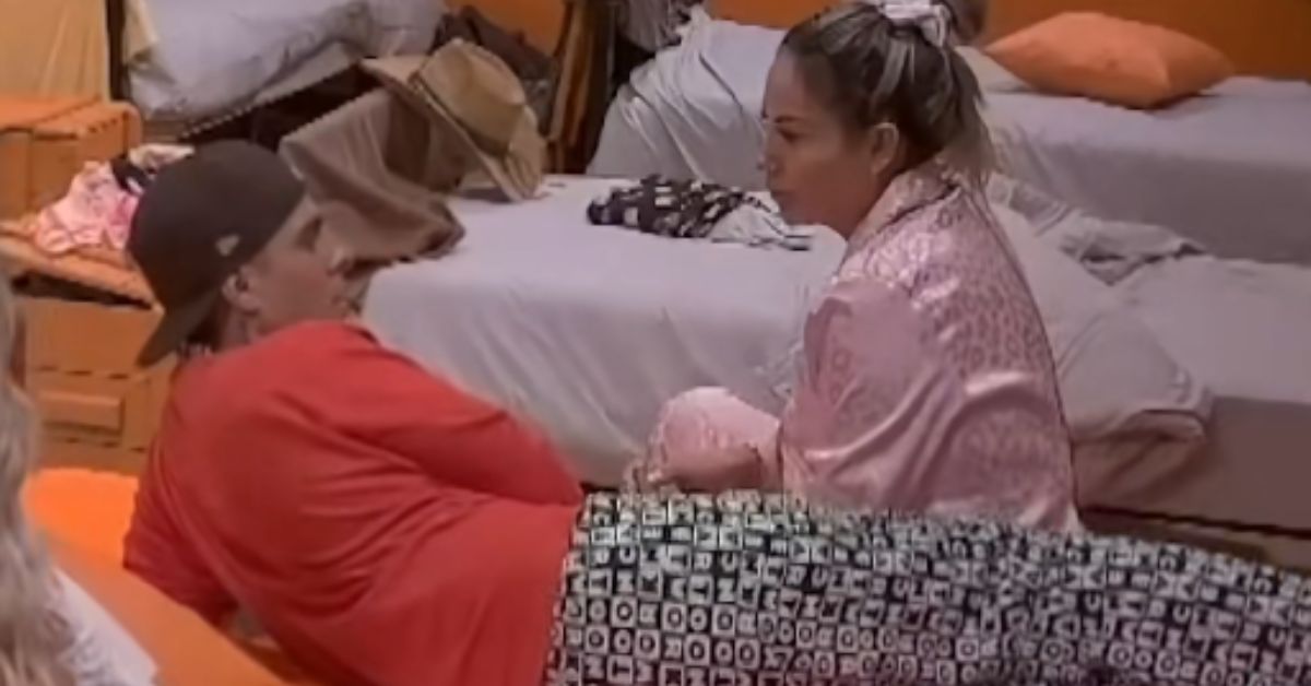 Paul Michael reacciona con celos al ver a Pamela López cerca de Mark Vito