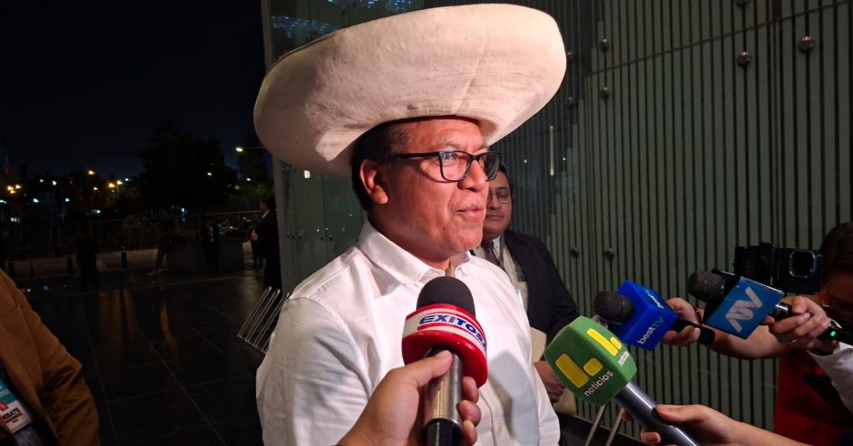 Debate presidencial 2026: Roberto Sánchez lleva sobrero que Pedro Castillo usó en elecciones del 2021