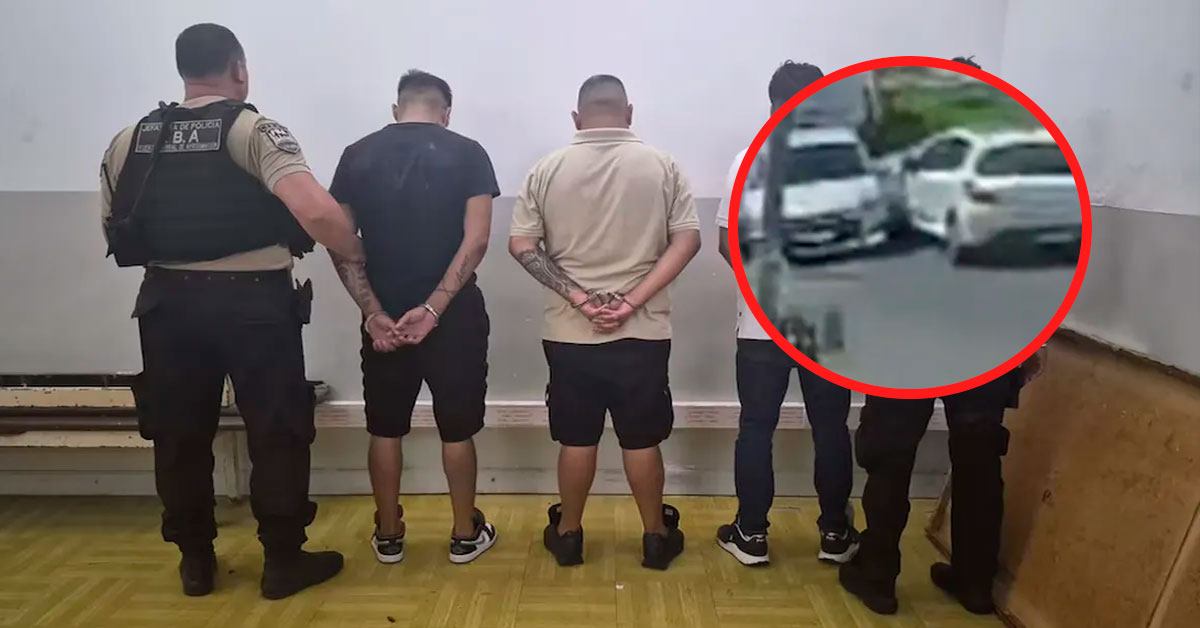 Delincuentes roban en una casa y al huir chocan contra dos vehículos: Escena captada en VIDEO