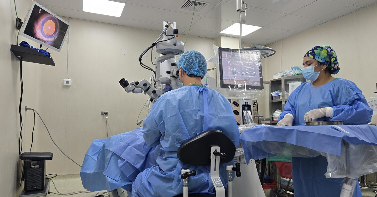 Hospital Negreiros de EsSalud realiza más de 50 de cirugías de cataratas para devolver la visión a asegurados