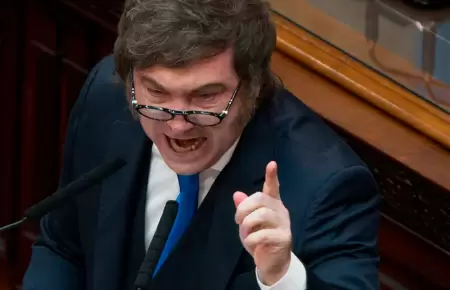 El presidente arranc� su discurso con fuertes cruces de palabras con la oposici�